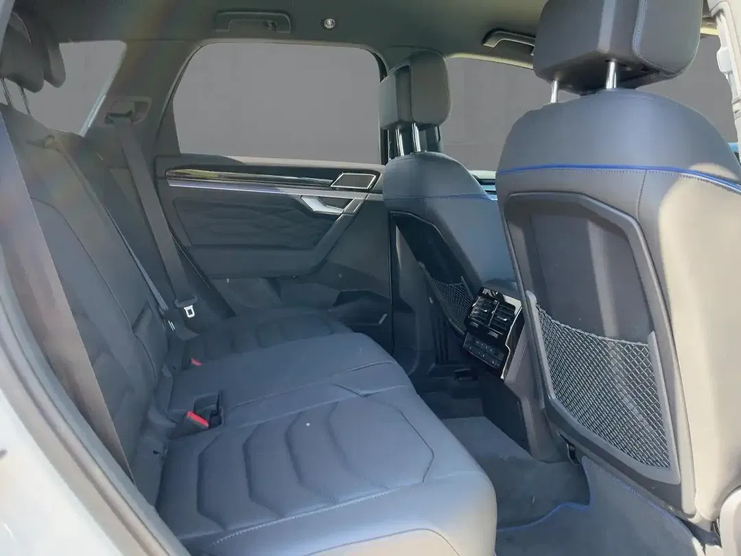 Volkswagen Touareg - Thumbnail 12