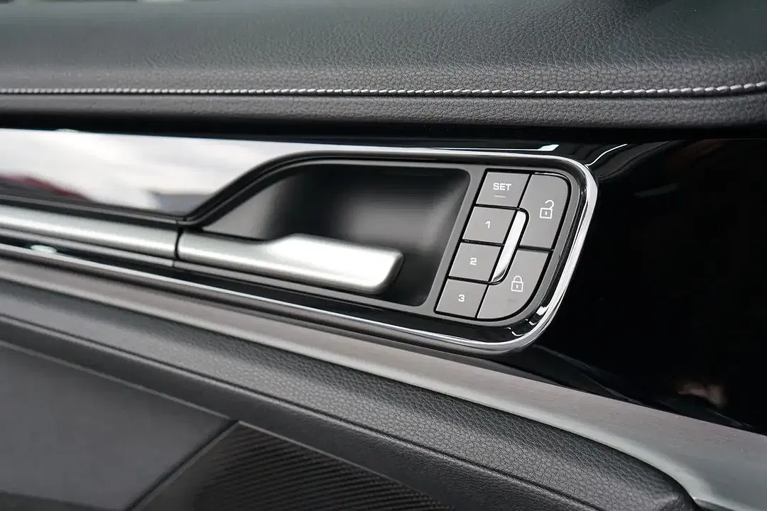 Porsche Panamera - Thumbnail 22