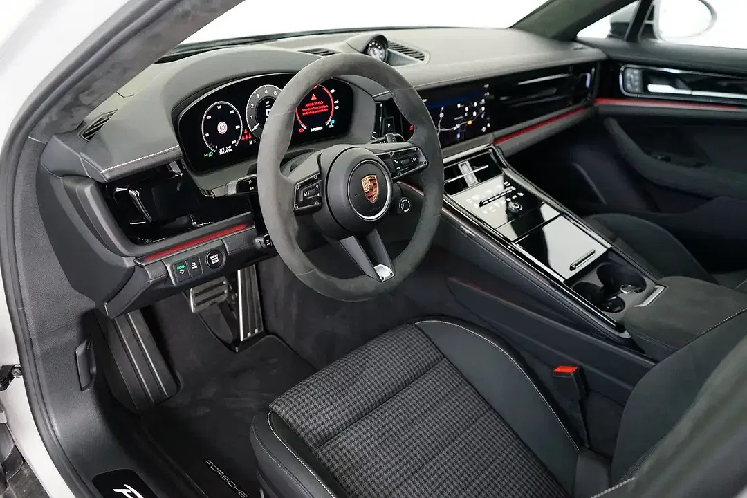Porsche Panamera - Thumbnail 25