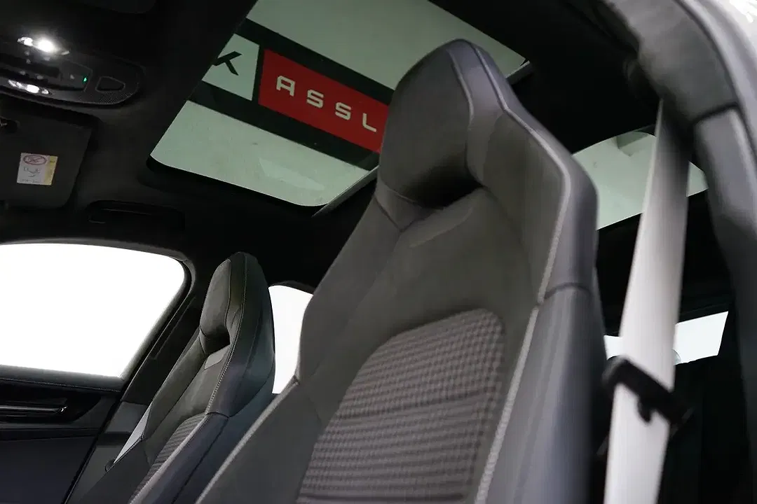 Porsche Panamera - Thumbnail 27