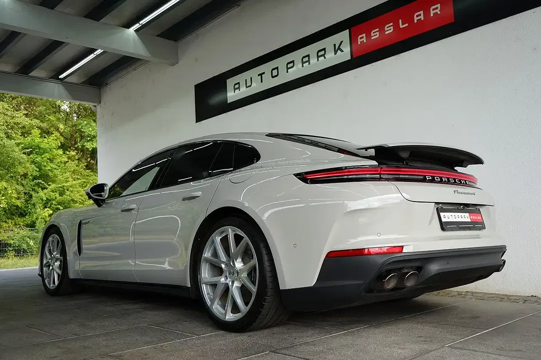 Porsche Panamera - Thumbnail 31