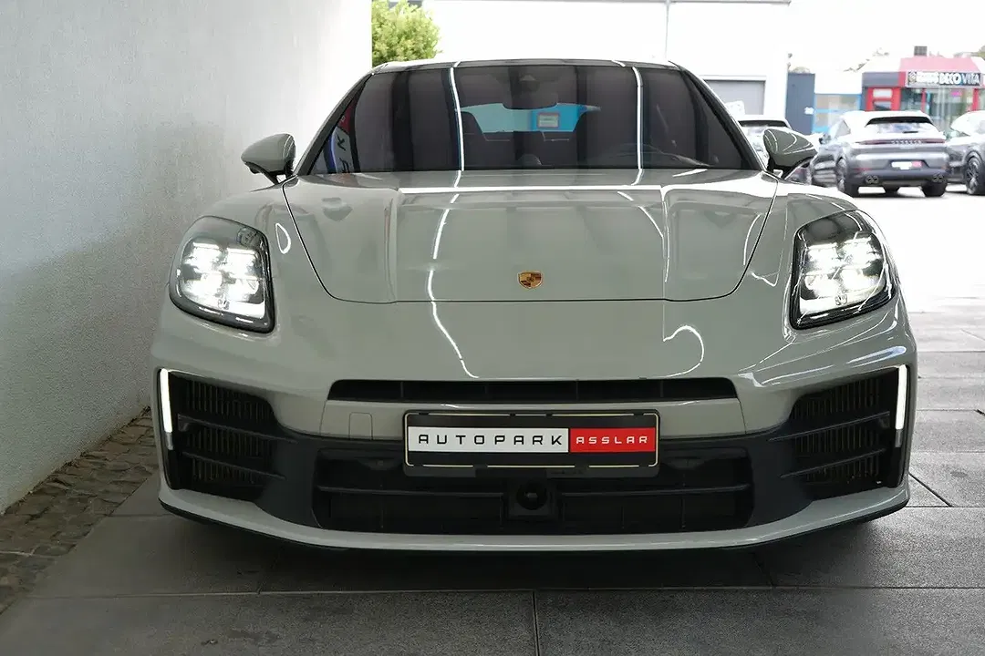 Porsche Panamera - Thumbnail 33
