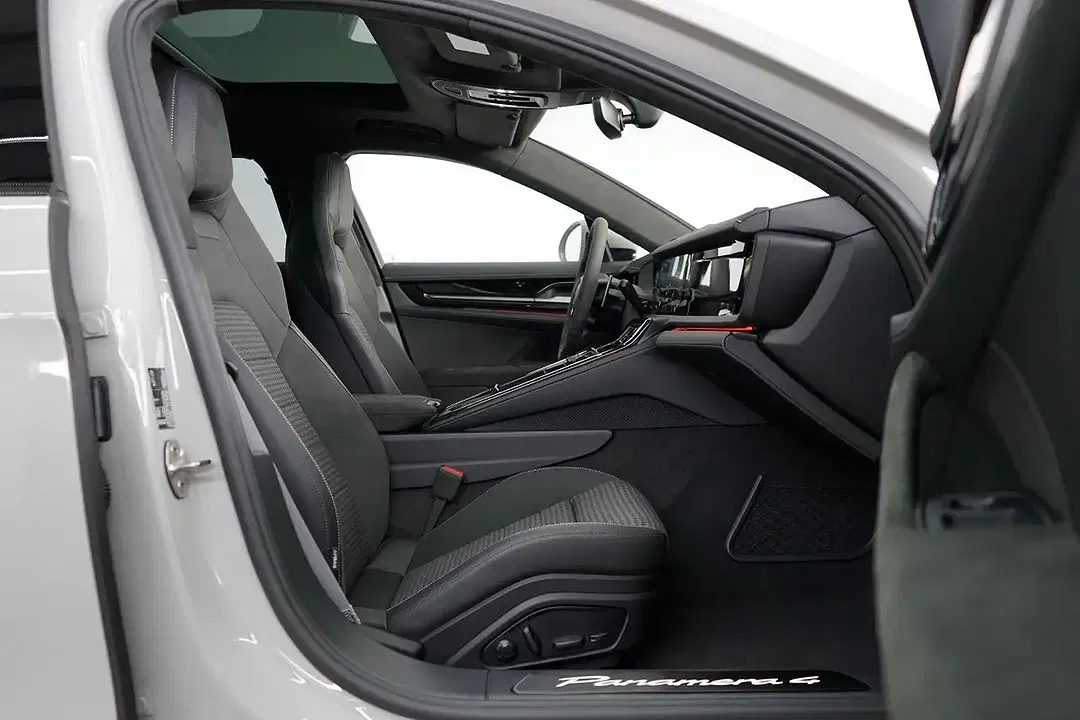 Porsche Panamera - Thumbnail 6