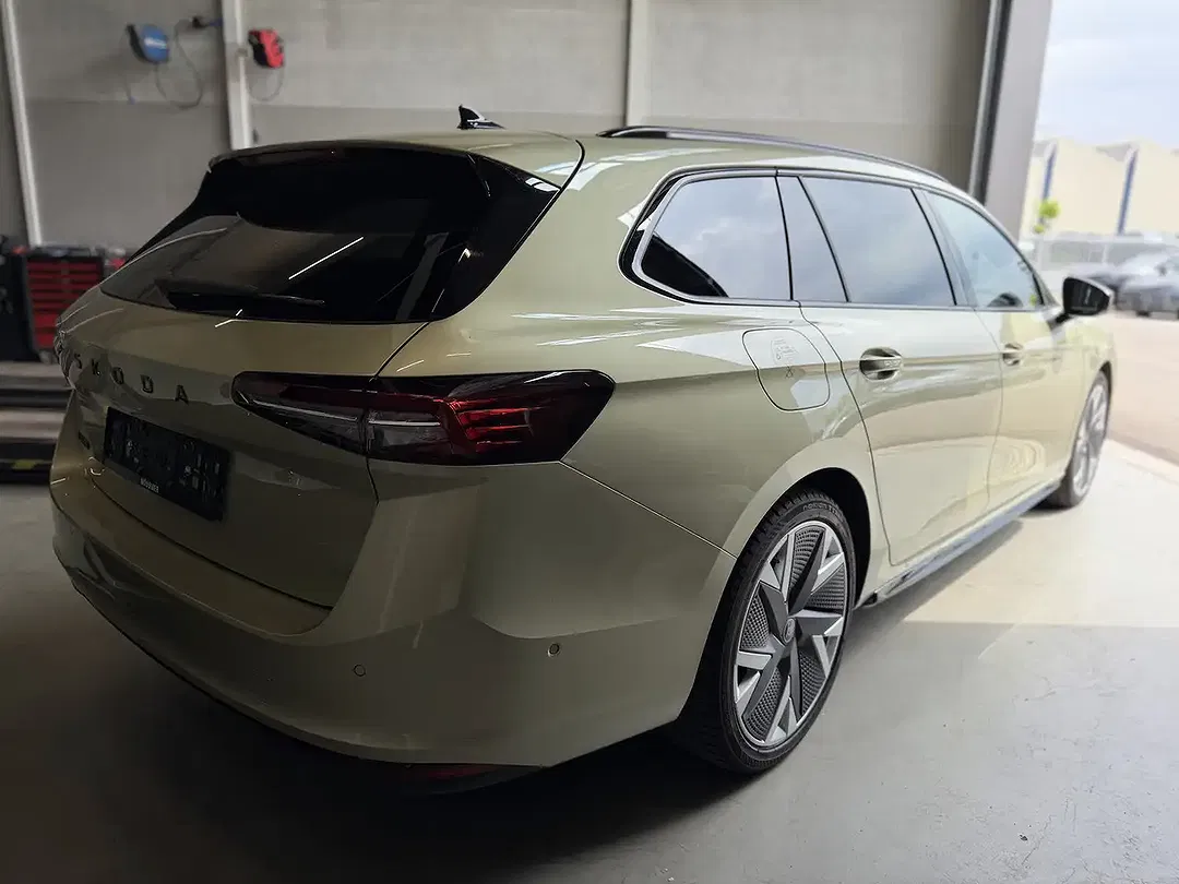 Skoda Superb - Thumbnail 5