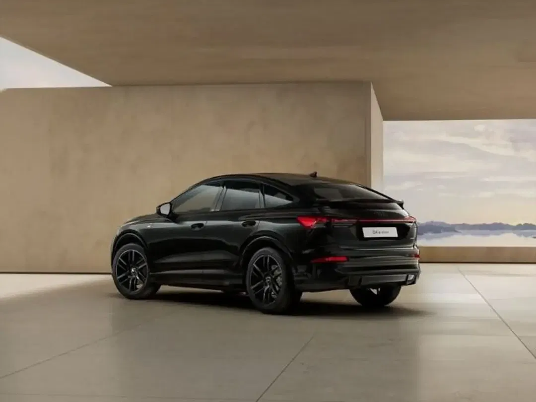 Audi Q4 e-tron - Thumbnail 6