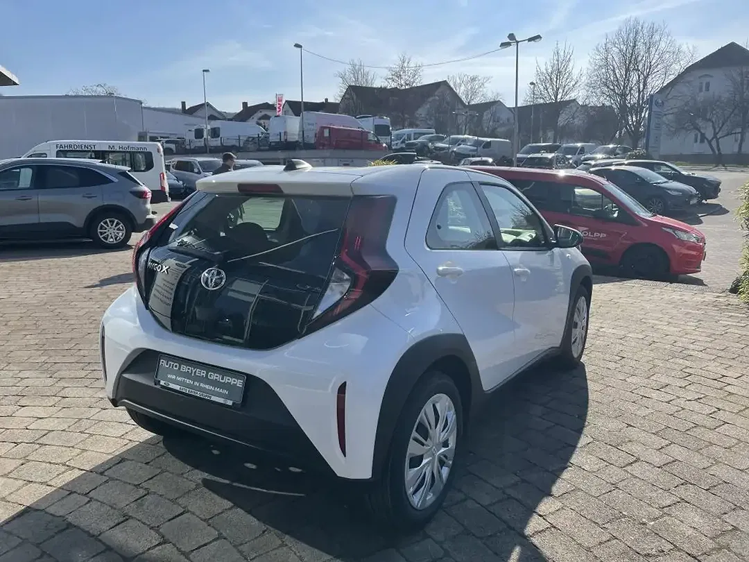 Toyota Aygo X - Thumbnail 3