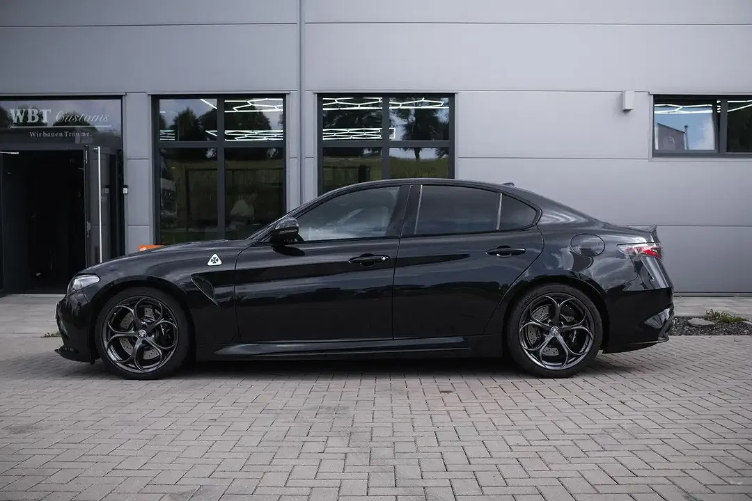 Alfa Romeo Giulia - foto 1