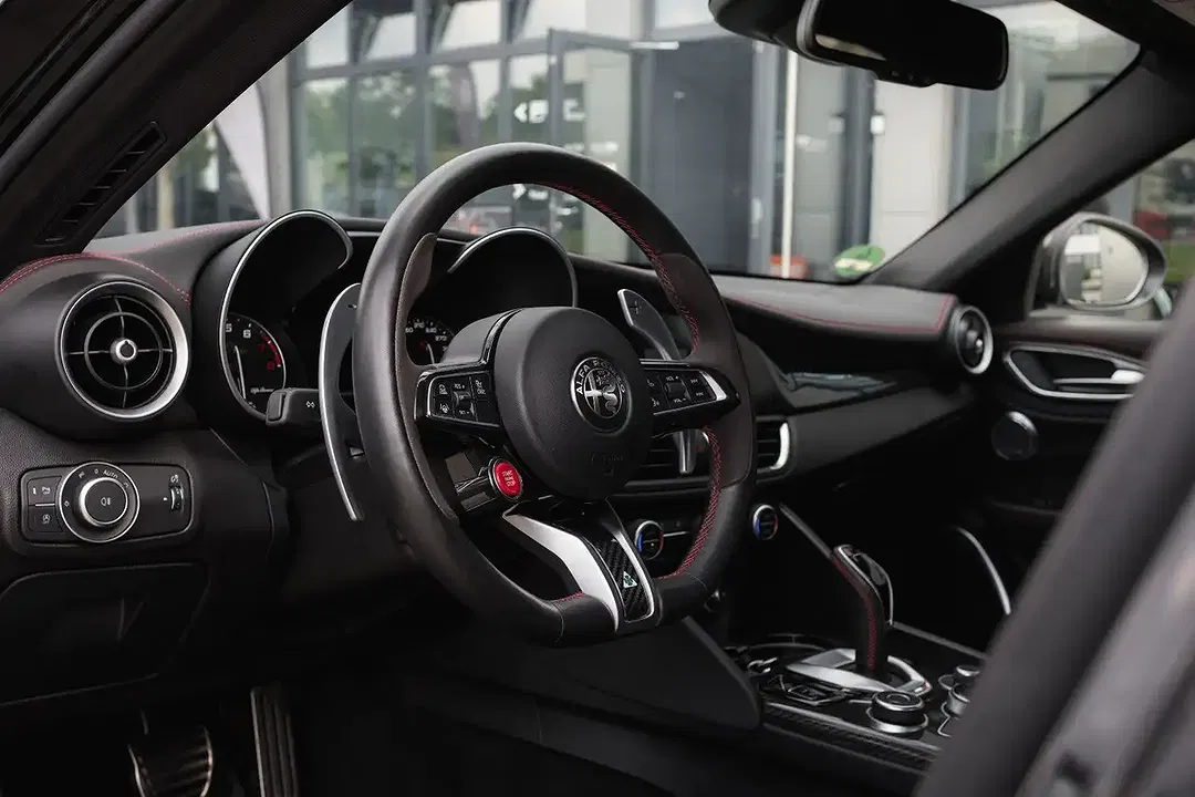 Alfa Romeo Giulia - Thumbnail 13