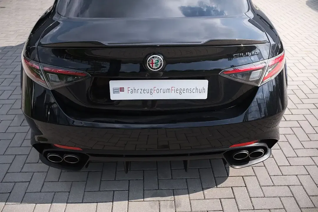 Alfa Romeo Giulia - Thumbnail 5