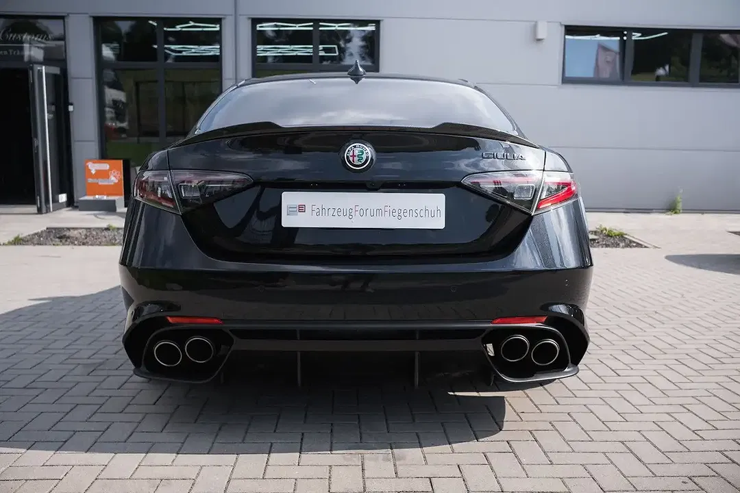 Alfa Romeo Giulia - Thumbnail 6