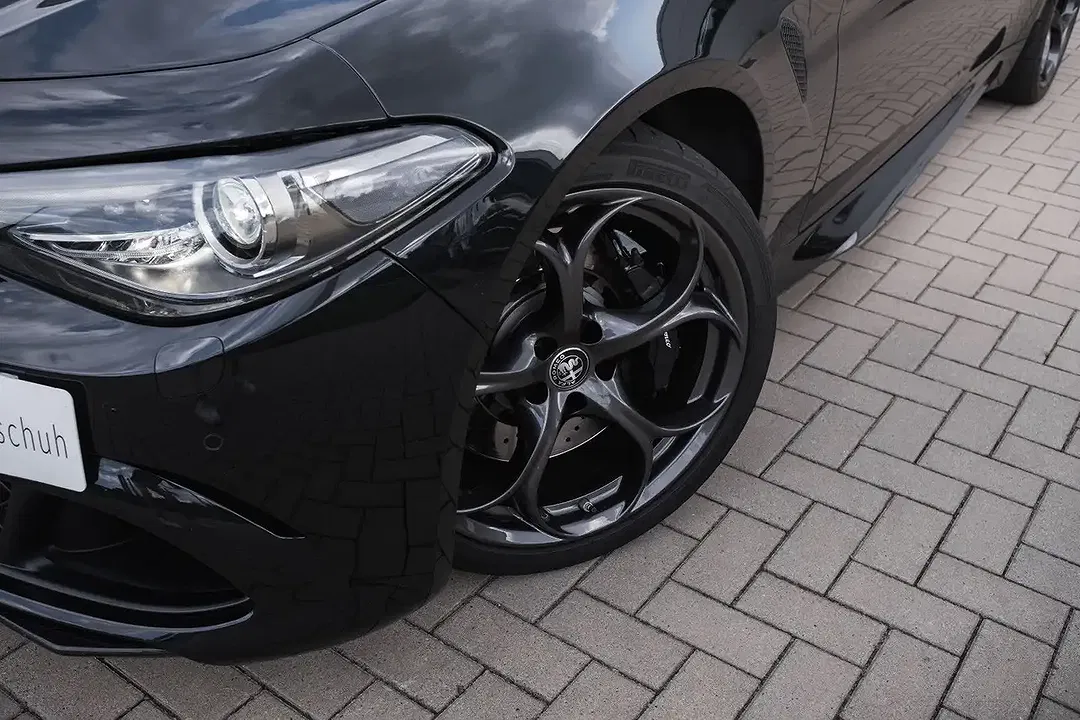 Alfa Romeo Giulia - Thumbnail 7