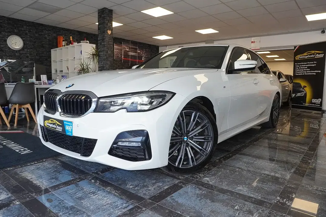 BMW 318 - Thumbnail 3
