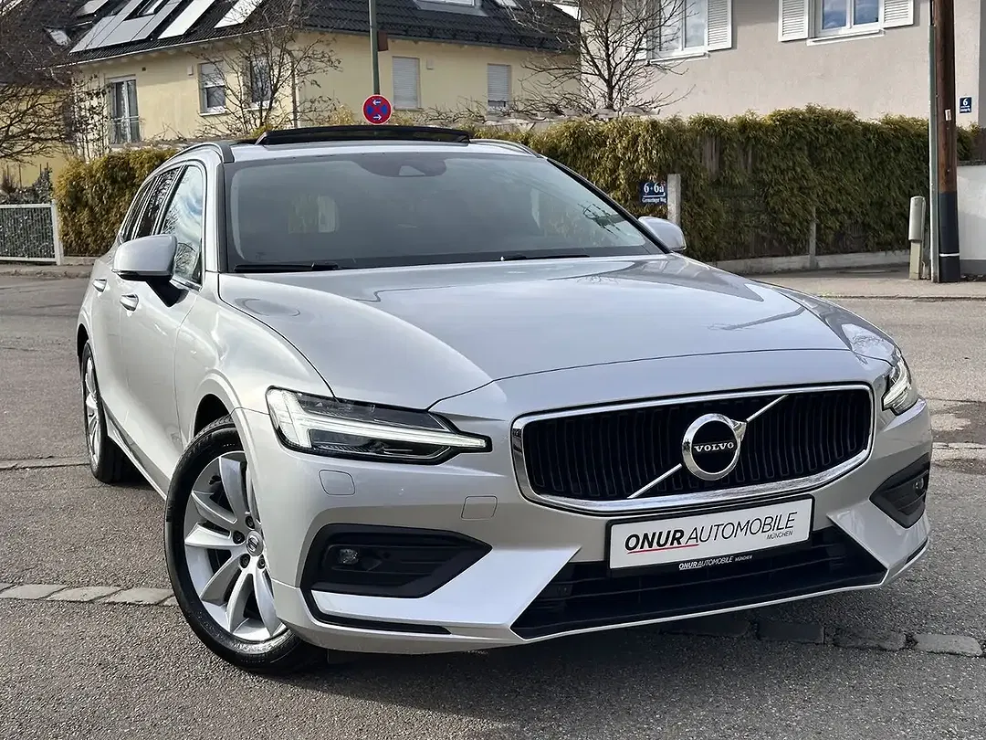 Volvo V60 Momentum Pro - foto 1