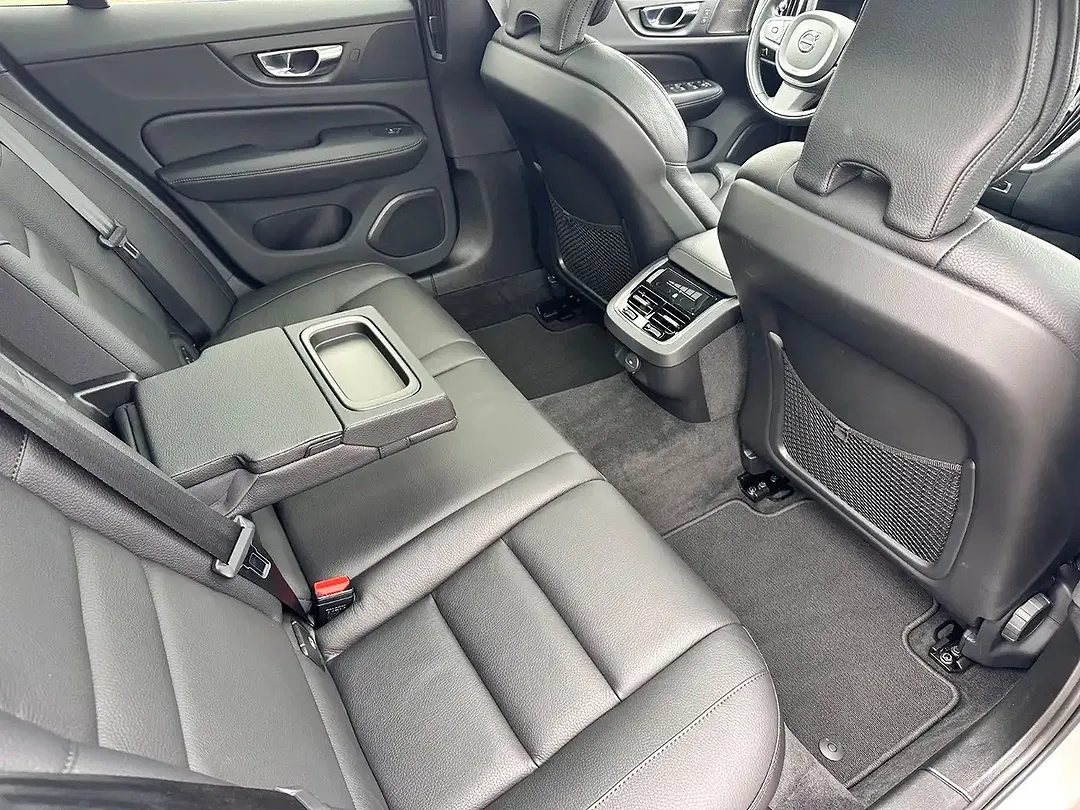 Volvo V60 - Thumbnail 11