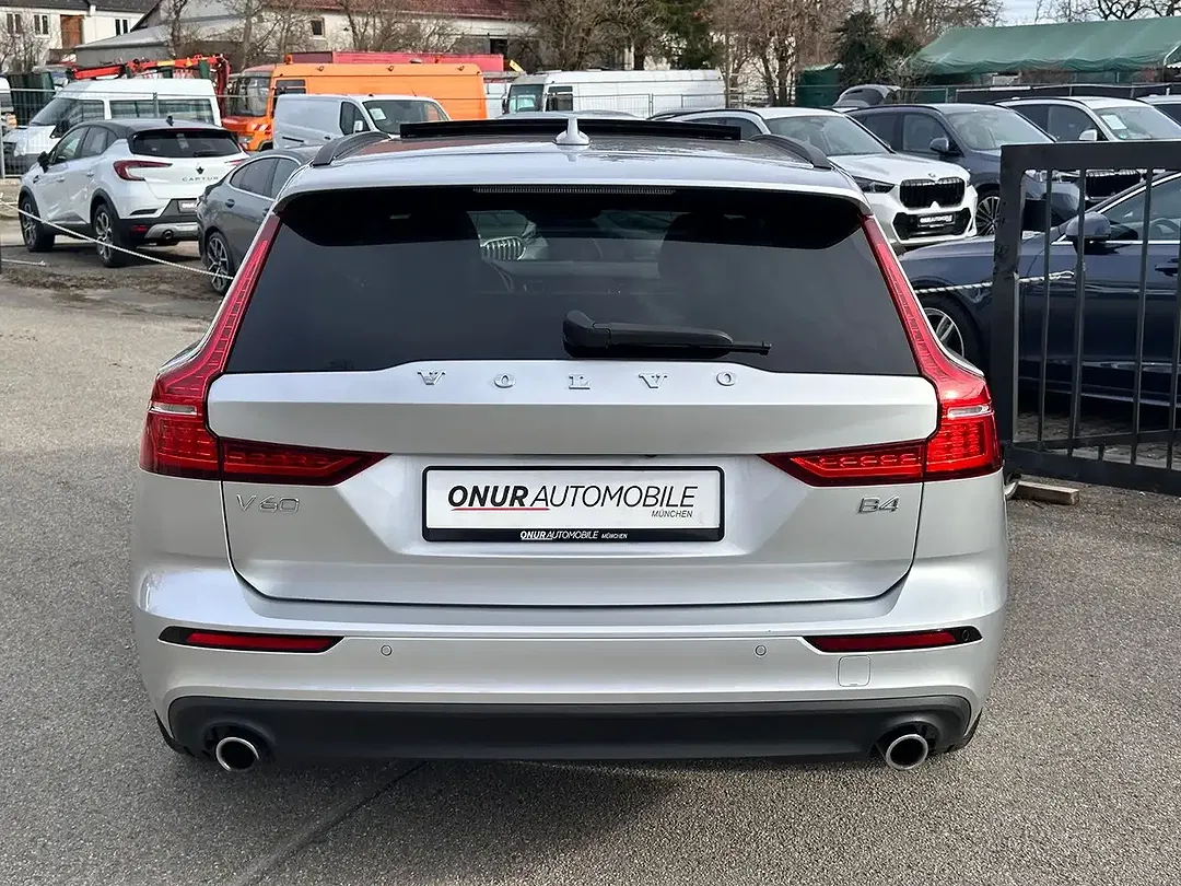 Volvo V60 - Thumbnail 3