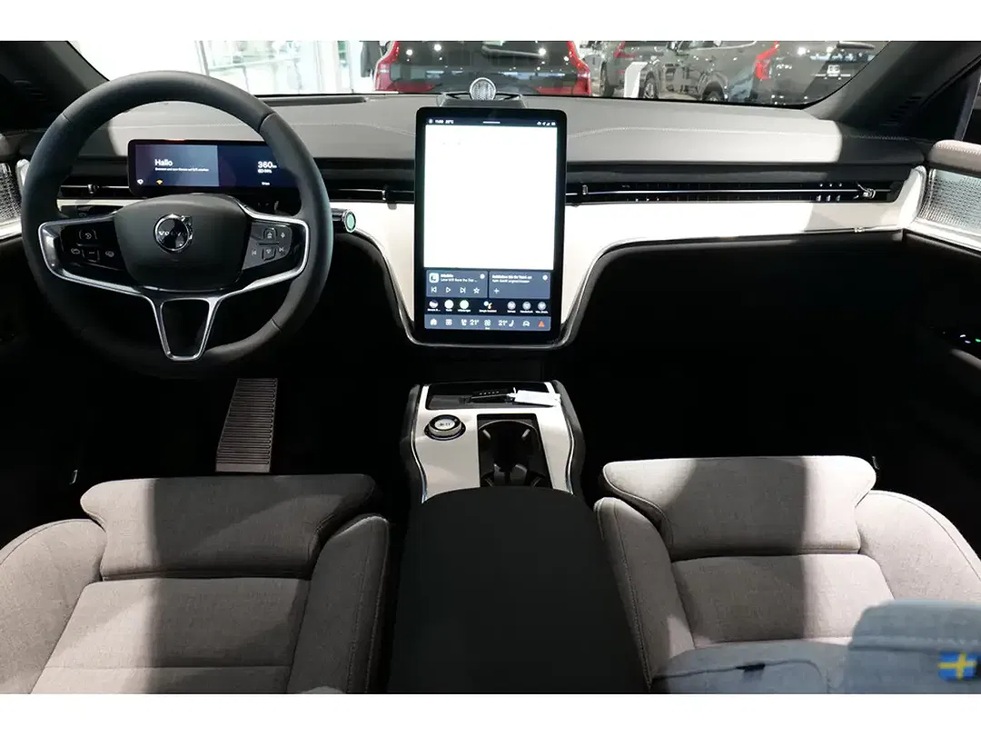 Volvo EX90 - Thumbnail 13