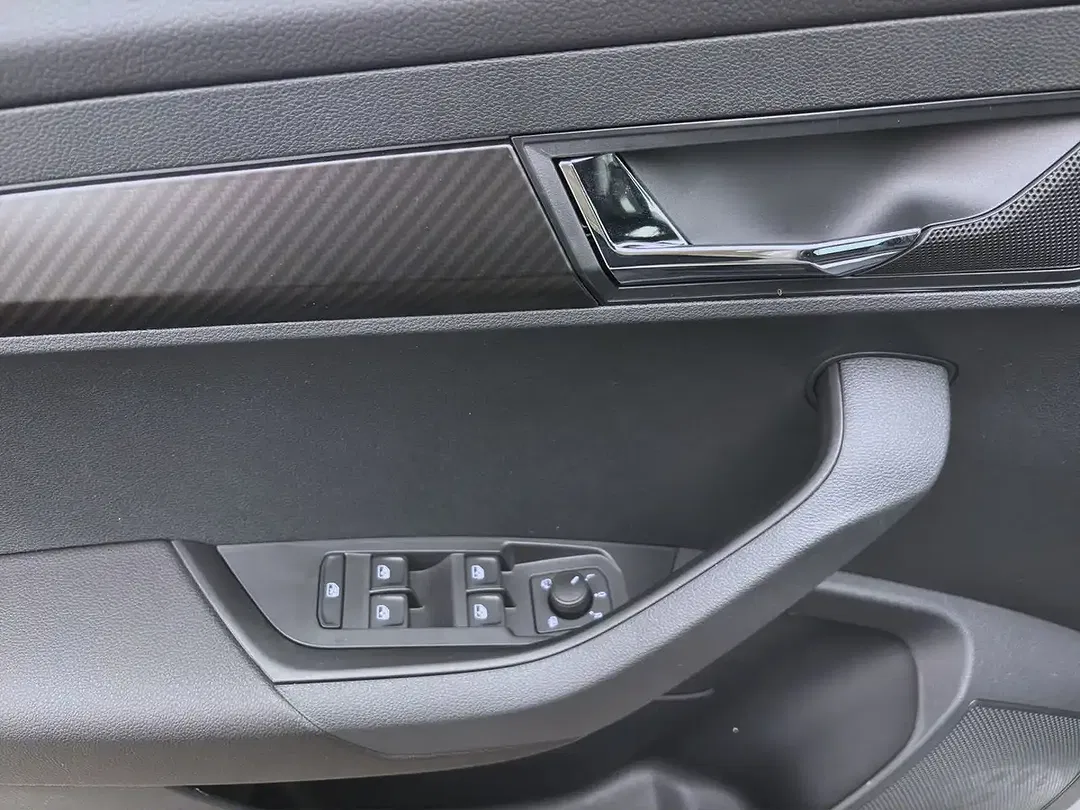 Skoda Karoq - Thumbnail 11