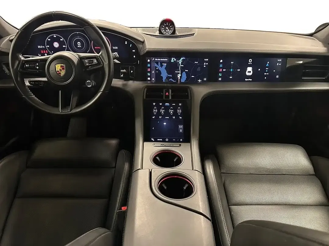 Porsche Taycan - Thumbnail 13