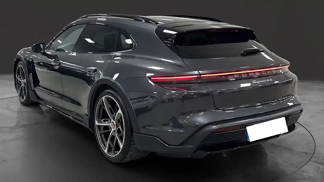 Porsche Taycan - Thumbnail 4