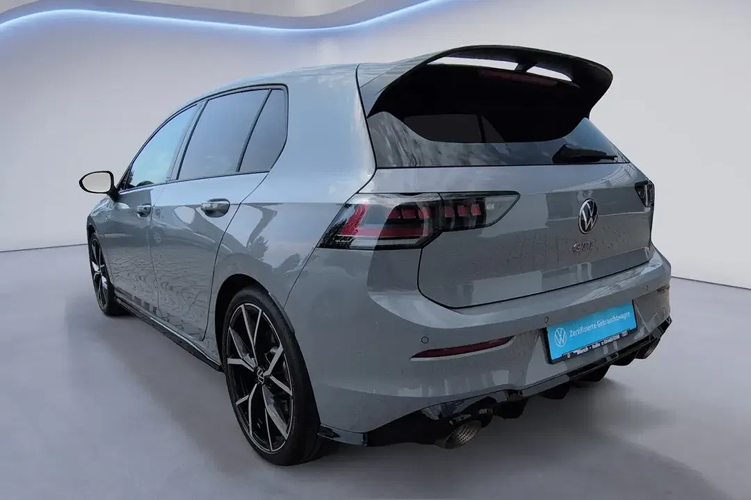Volkswagen Golf - Thumbnail 4