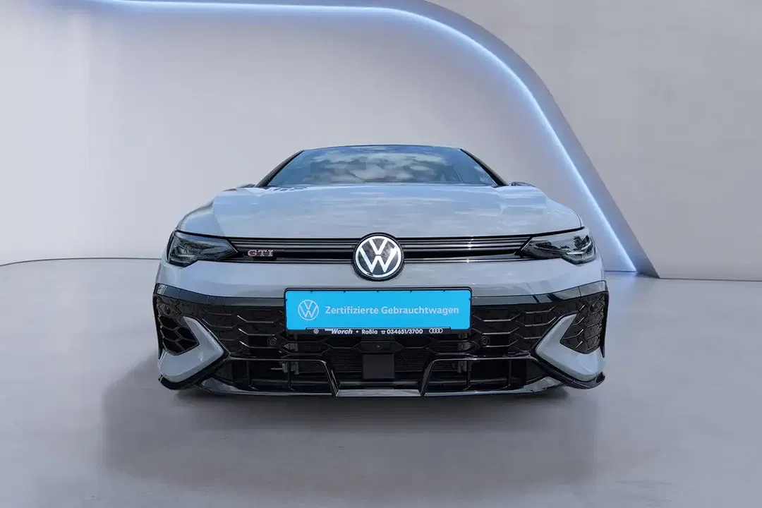 Volkswagen Golf - Thumbnail 9
