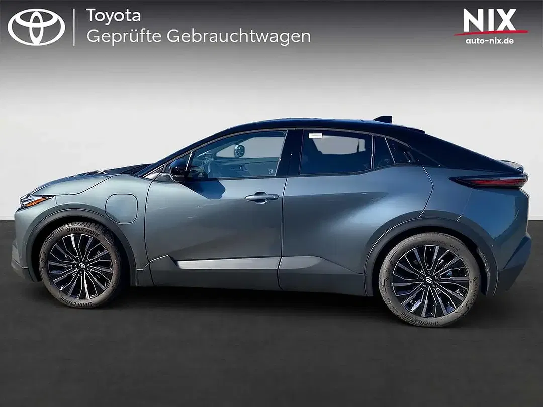 Toyota C-HR - Thumbnail 3