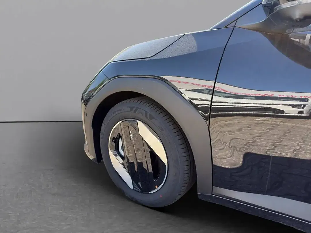 Kia EV4 - Thumbnail 11