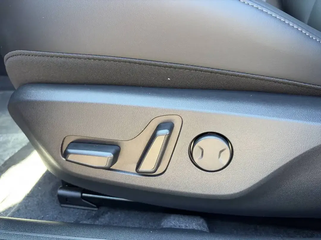 Kia EV4 - Thumbnail 12