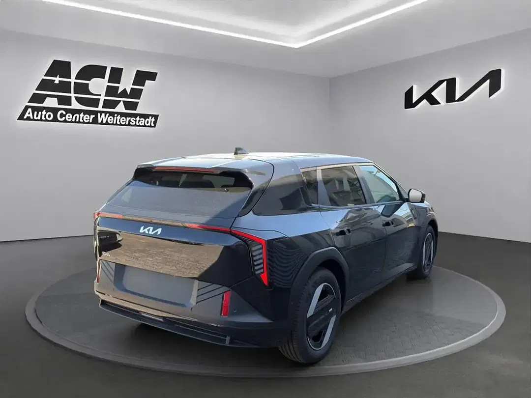 Kia EV4 - Thumbnail 4