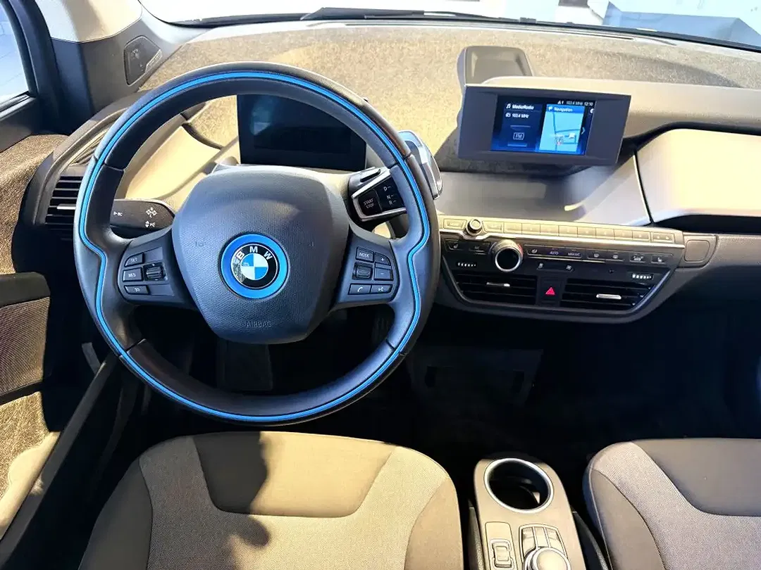 BMW i3 - Thumbnail 5