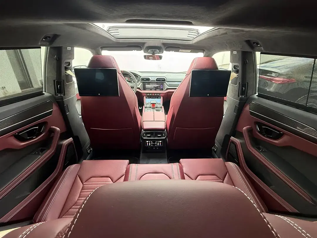 Lamborghini Urus - Thumbnail 3