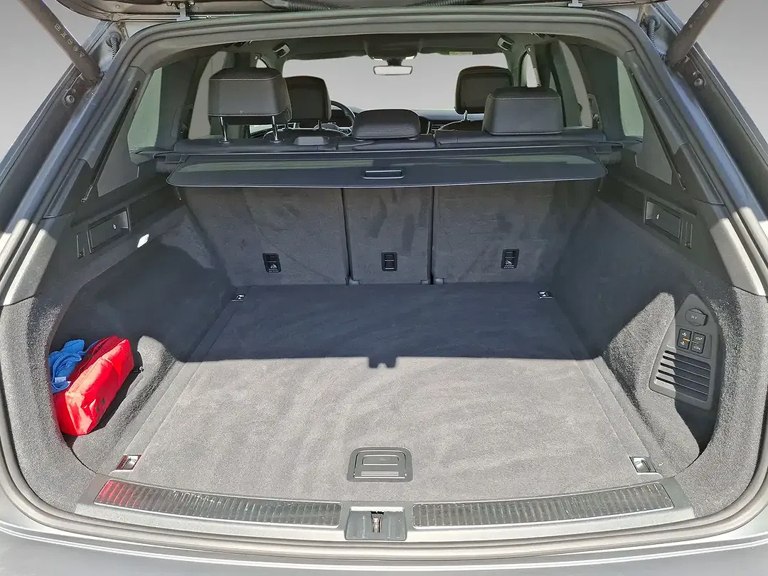 Volkswagen Touareg - Thumbnail 11