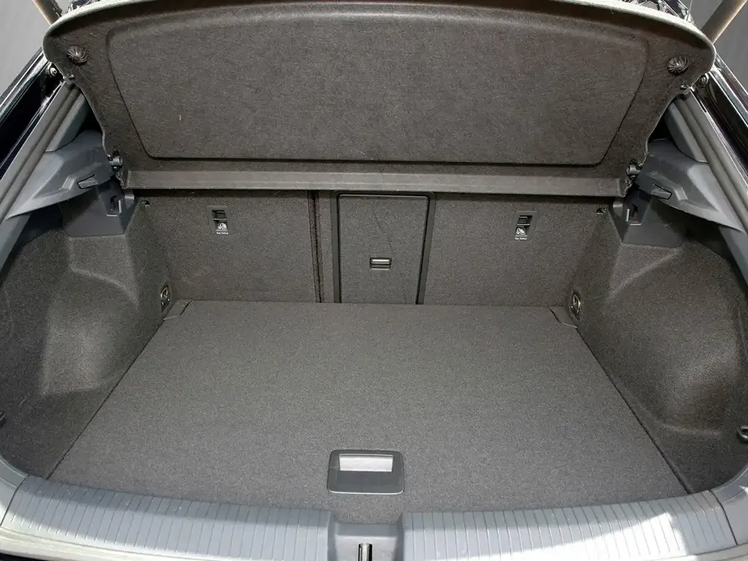 Volkswagen T-Roc - Thumbnail 6