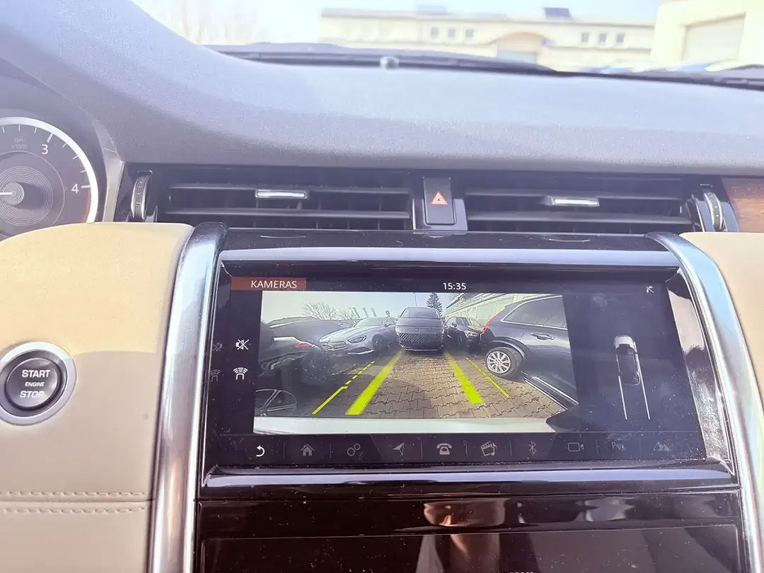 Land Rover Discovery Sport - Thumbnail 4