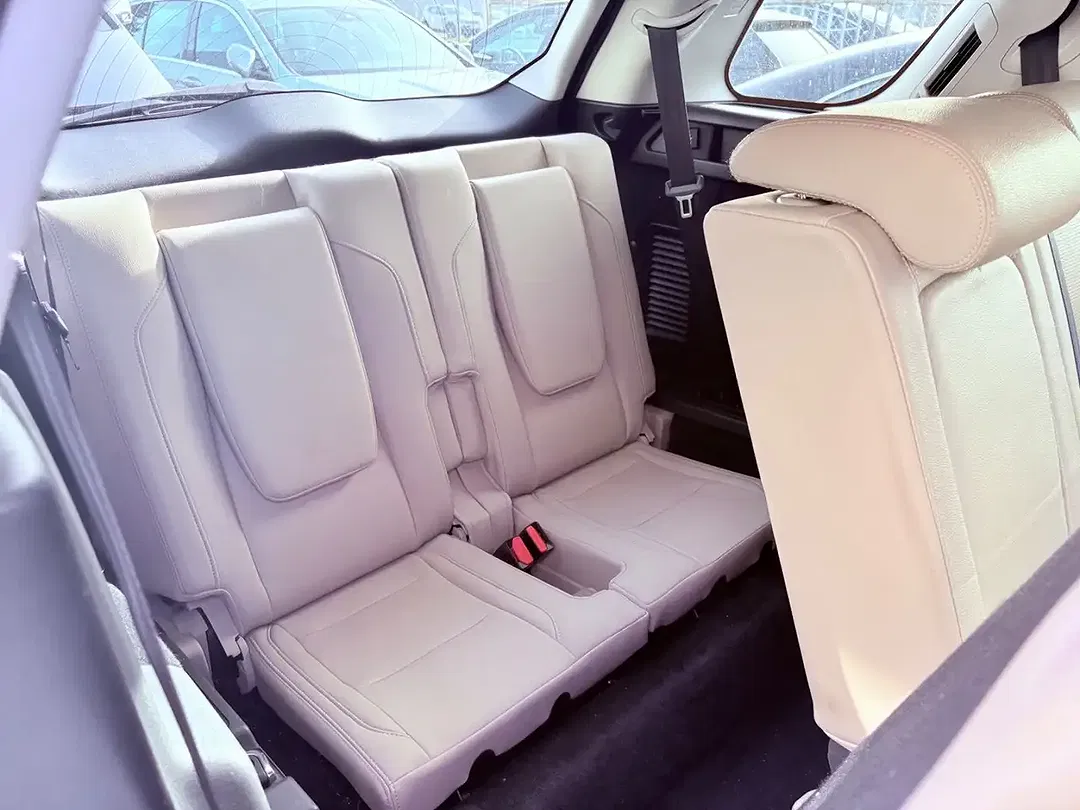 Land Rover Discovery Sport - Thumbnail 5