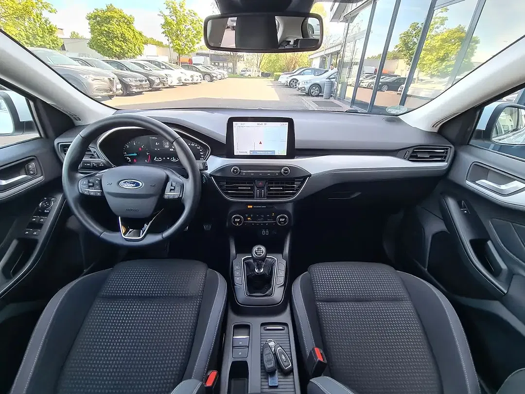 Ford Focus - Thumbnail 10