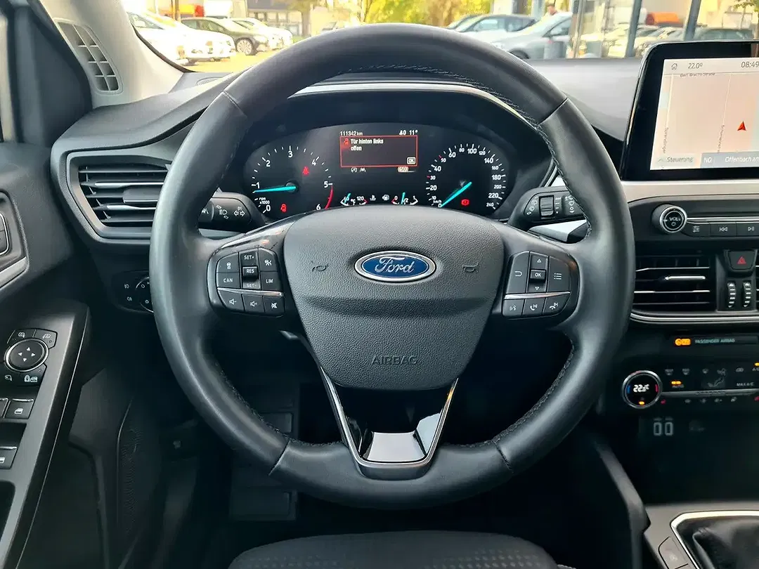 Ford Focus - Thumbnail 11