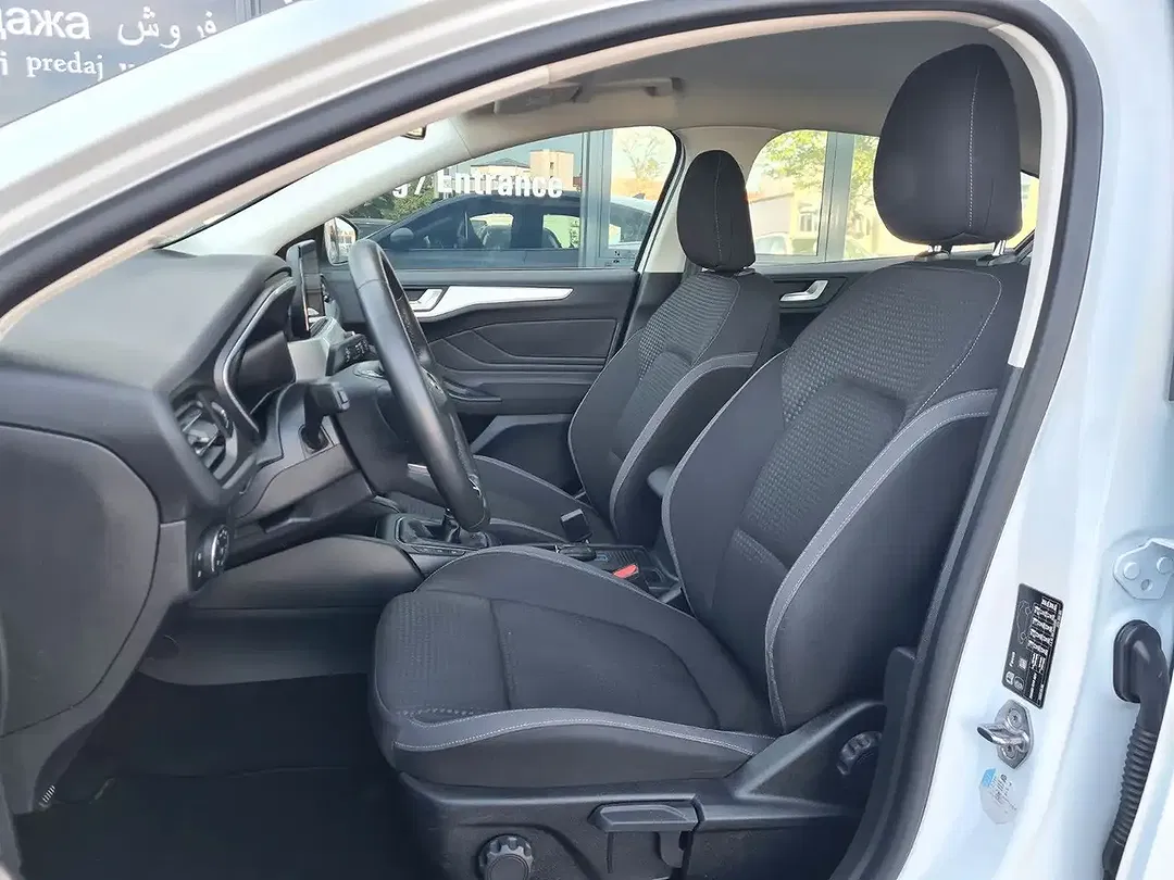 Ford Focus - Thumbnail 12