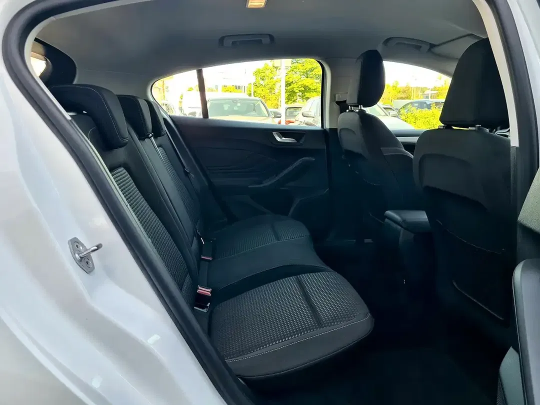 Ford Focus - Thumbnail 14