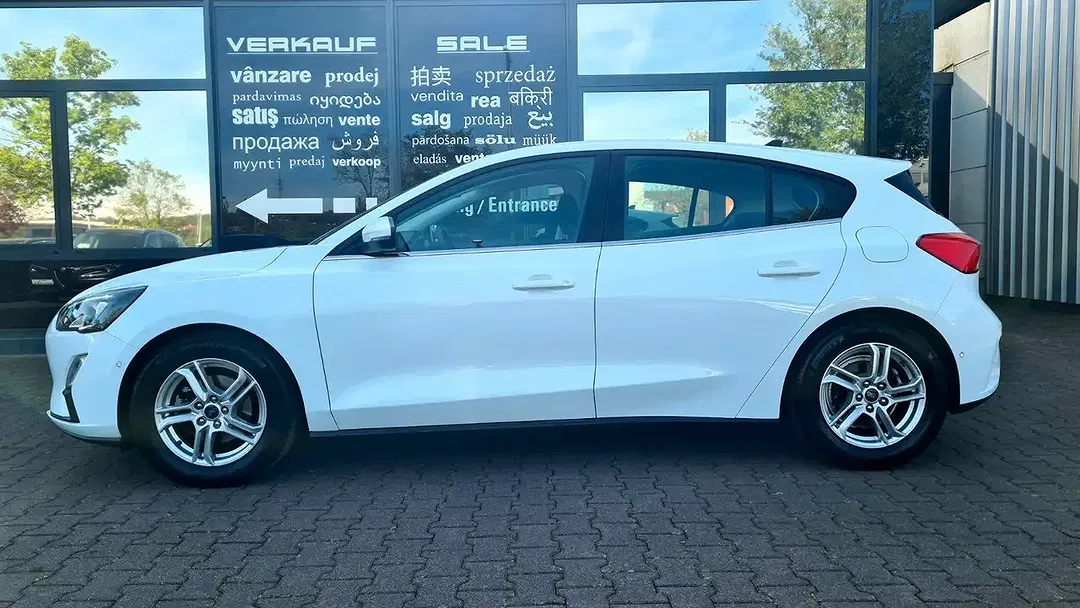 Ford Focus - Thumbnail 4