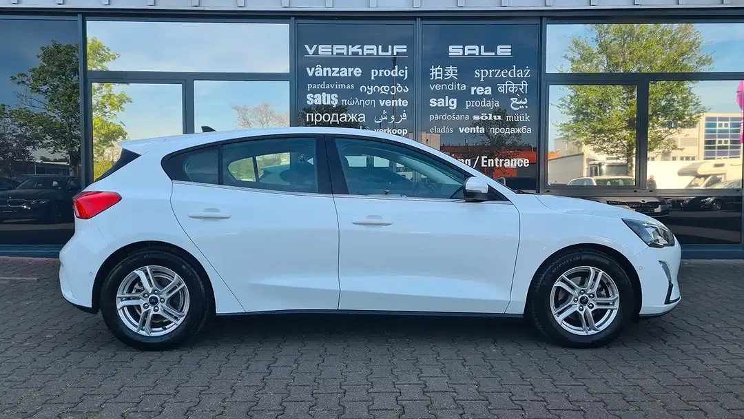 Ford Focus - Thumbnail 8