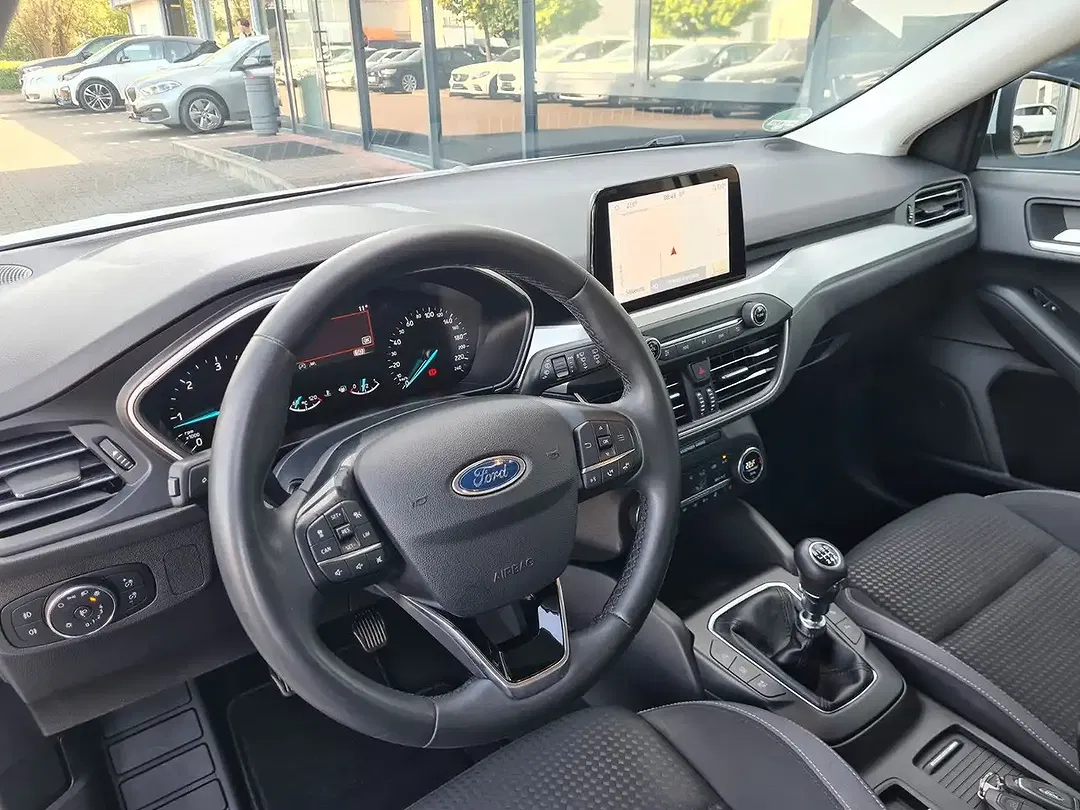 Ford Focus - Thumbnail 9