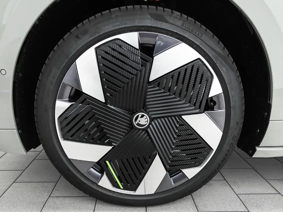 Skoda Enyaq - Thumbnail 2