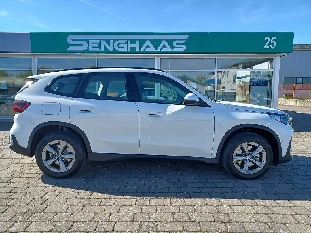 BMW X1 - Thumbnail 2
