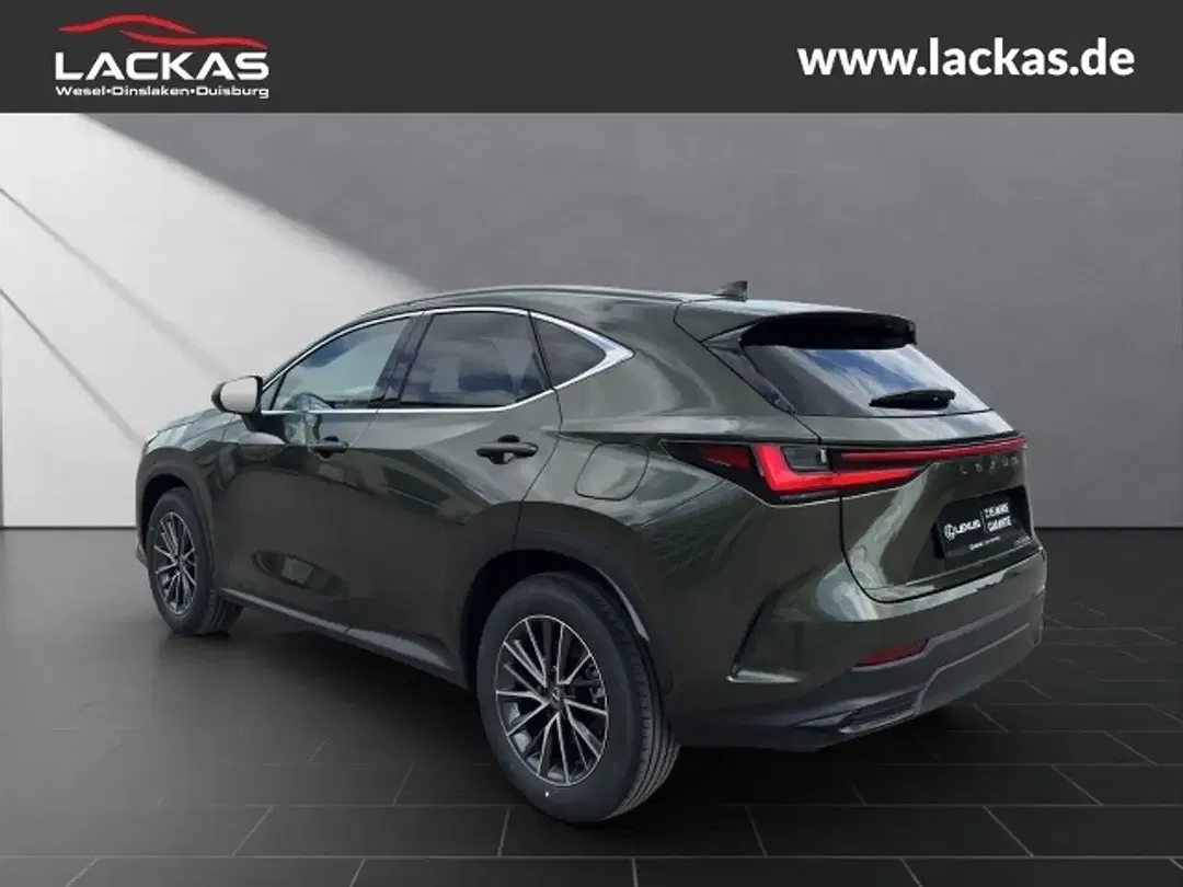 Lexus NX 350h - Thumbnail 3