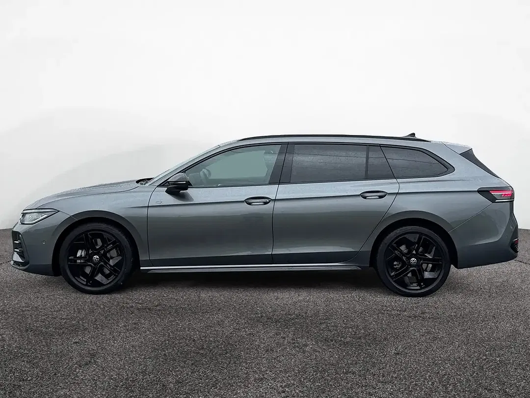 Volkswagen Passat - Thumbnail 3