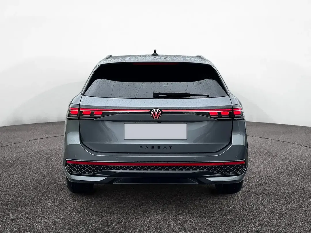 Volkswagen Passat - Thumbnail 5
