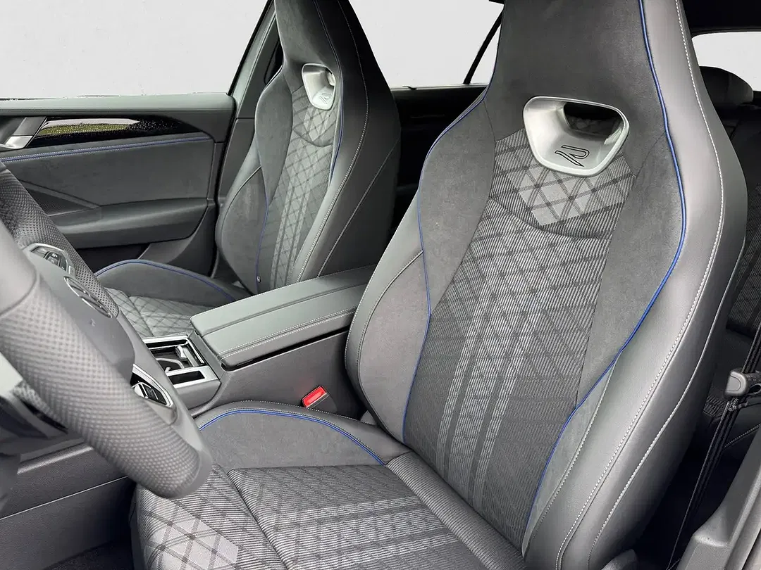 Volkswagen Passat - Thumbnail 8