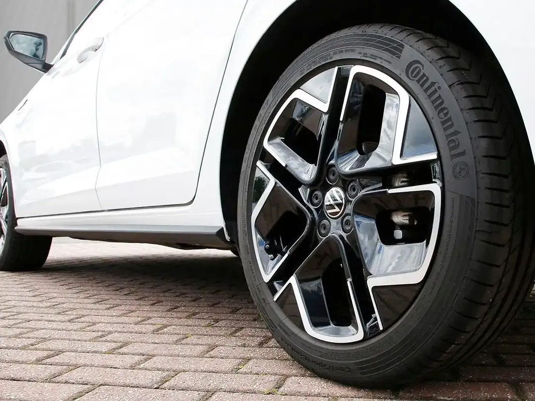 Volkswagen Polo - Thumbnail 5