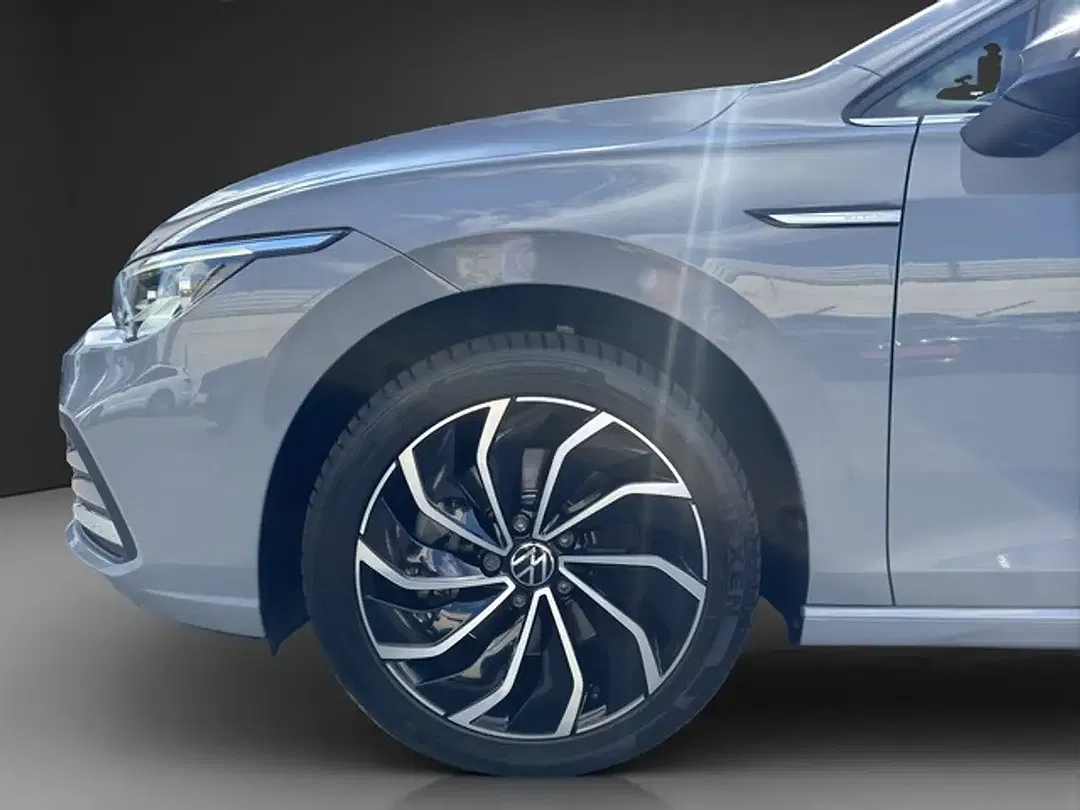 Volkswagen Golf - Thumbnail 9